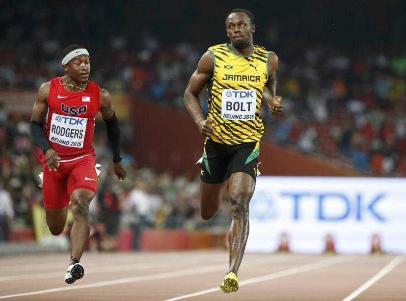 Bolt precede sul traguardo lo statunitense Mike Rodgers (Reuters) 